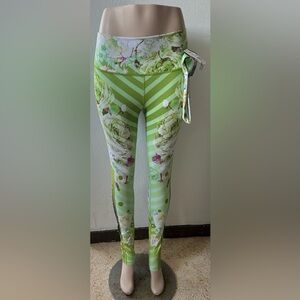 NWT - Pettacci Lycra sportswear Size L